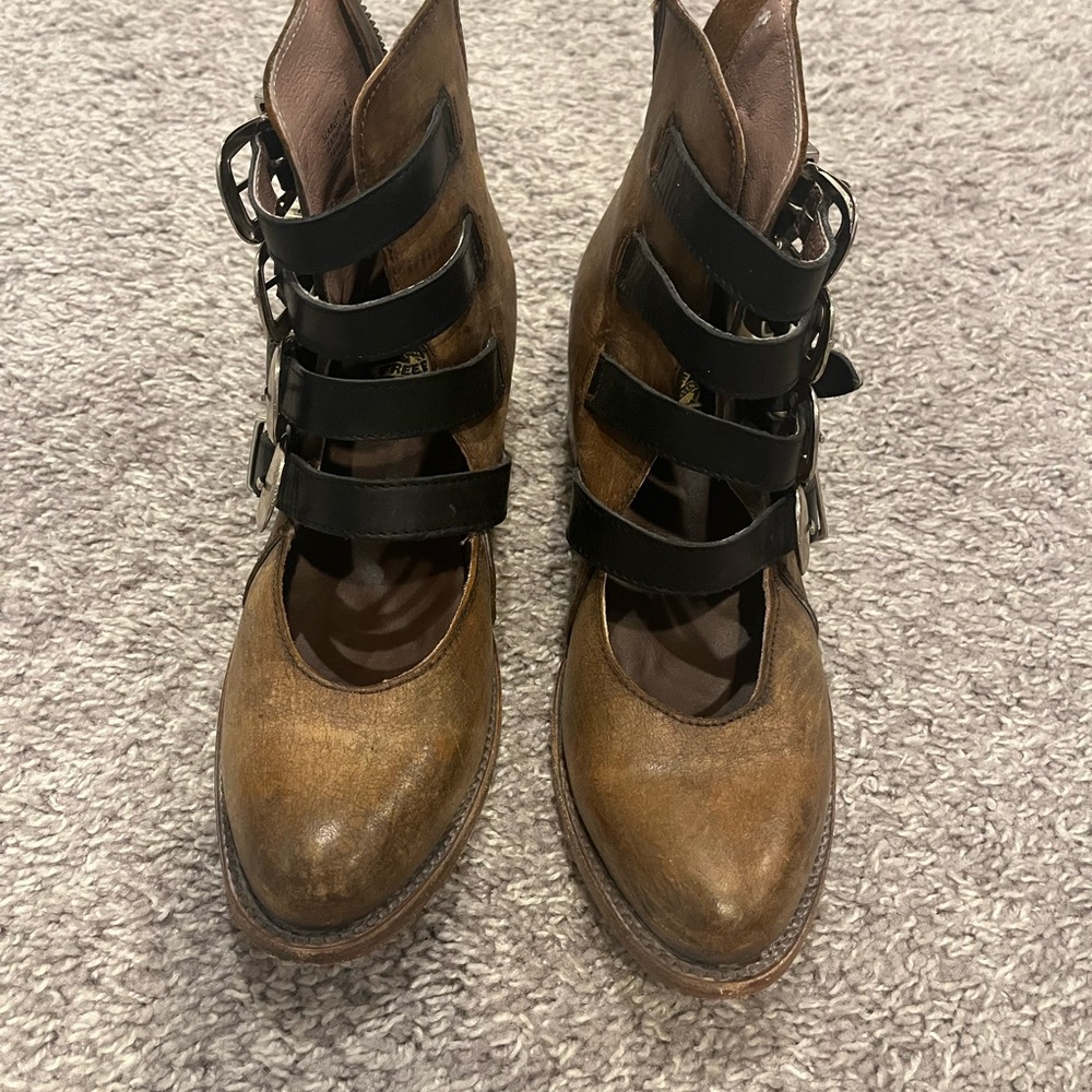 Stylish Brown and Black Women's Boots